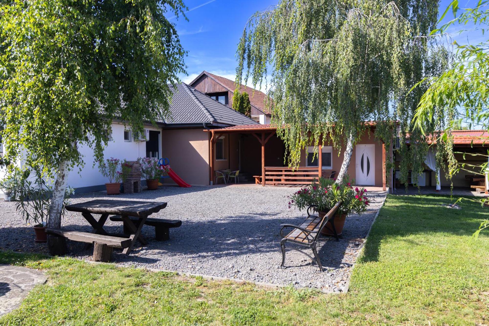 Kincső Vendégház Sárospatak Exterior foto